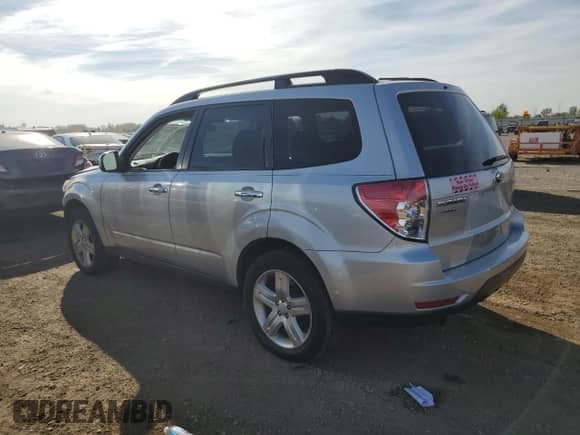 2010 Subaru Forester X Premium с VIN JF2SH6CC9AH721383, выставлен на аукционе Copart как лот 84710785 с пробегом 104 942 миль миль и Списание • Salvage title. История ставок и продаж доступна на DreamBid. Изображение 2.