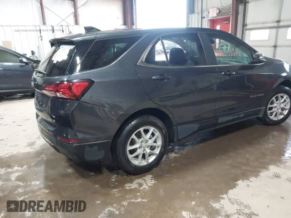 2022 Chevrolet Equinox LT z VIN 2GNAXUEV8N6139181, wystawiony jako IAAI lot #41900943 z przebiegiem 64 642 mil mil oraz . Historia ofert i sprzedaży dostępna na DreamBid. Obrazek 4.