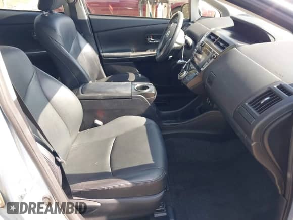 2015 Toyota Prius Two z VIN JTDZN3EUXFJ027618, wystawiony jako IAAI lot #42203389 z przebiegiem 97 278 mil mil oraz . Historia ofert i sprzedaży dostępna na DreamBid. Obrazek 5.