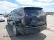 2023 Cadillac Escalade ESV z VIN 1GYS4PKT1PR460135, wystawiony jako IAAI lot #42006070 z przebiegiem 22 406 mil mil oraz . Historia ofert i sprzedaży dostępna na DreamBid. Obrazek 3.
