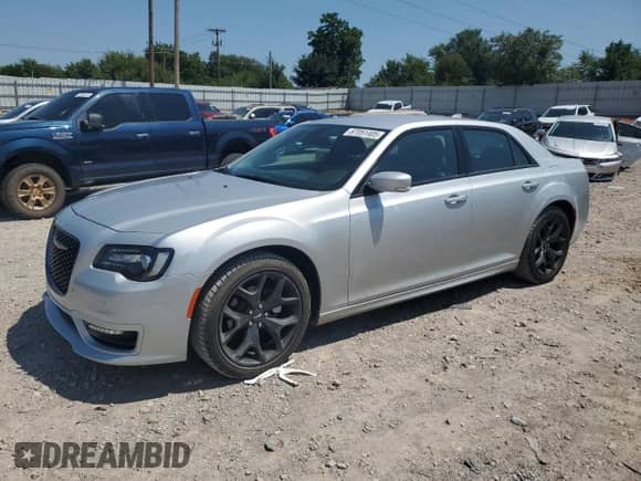 2022 Chrysler 300 Touring L с VIN 2C3CCADG5NH178978, выставлен на аукционе Copart как лот 67051405 с пробегом 15 847 миль миль и Чистый • Clean title. История ставок и продаж доступна на DreamBid. Изображение 1.