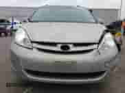 2007 Toyota Sienna XLE z VIN 5TDZK22C47S029299, wystawiony jako Copart lot #69010315 z przebiegiem 261 514 mil mil oraz Czysty tytuł • Clean title. Historia ofert i sprzedaży dostępna na DreamBid. Obrazek 5.