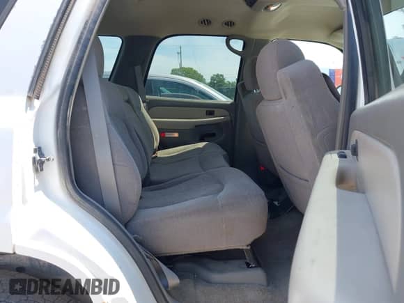 2002 Chevrolet Tahoe LT with VIN 1GNEK13Z92J275533, listed as a IAAI auction lot 42987780 with 236,329 mi miles and . Bid and sale history available at DreamBid. Image 8.