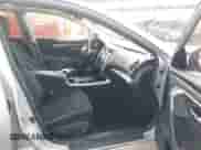 2015 Nissan Altima S z VIN 1N4AL3AP3FC191161, wystawiony jako IAAI lot #43221779 z przebiegiem 246 796 mil mil oraz . Historia ofert i sprzedaży dostępna na DreamBid. Obrazek 5.