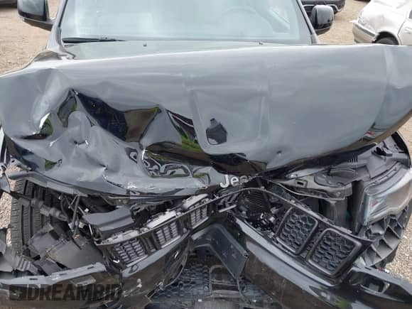 2018 Jeep Grand Cherokee Overland with VIN 1C4RJFCG1JC424108, listed as a IAAI auction lot 42372298 with 42,438 mi miles and . Bid and sale history available at DreamBid. Image 10.