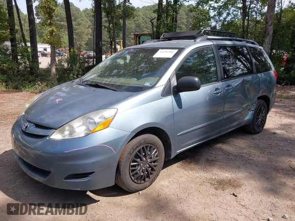 2010 Toyota Sienna CE z VIN 5TDKK4CC2AS327868, wystawiony jako IAAI lot #43291981 z przebiegiem 149 532 mil mil oraz . Historia ofert i sprzedaży dostępna na DreamBid. Obrazek 2.