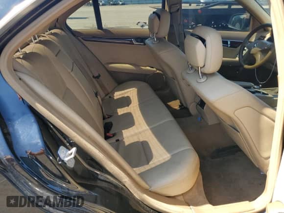 2008 Mercedes-Benz C 300 Sport z VIN WDDGF81X28F062800, wystawiony jako Copart lot #71184825 z przebiegiem 177 405 mil mil oraz Szkoda całkowita • Salvage title. Historia ofert i sprzedaży dostępna na DreamBid. Obrazek 10.