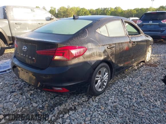 2020 Hyundai Elantra SEL z VIN KMHD84LF0LU954001, wystawiony jako IAAI lot #41991226 z przebiegiem 76 543 mil mil oraz . Historia ofert i sprzedaży dostępna na DreamBid. Obrazek 4.