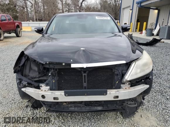 2009 Hyundai Genesis z VIN KMHGC46E59U022643, wystawiony jako Copart lot #44445774 z przebiegiem 204 017 mil mil oraz Szkoda całkowita • Salvage title. Historia ofert i sprzedaży dostępna na DreamBid. Obrazek 5.