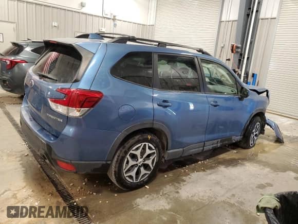 2021 Subaru Forester Premium with VIN JF2SKAJC6MH593499, listed as a Copart auction lot 69435535 with 46,457 mi miles and Salvage title. Bid and sale history available at DreamBid. Image 3.