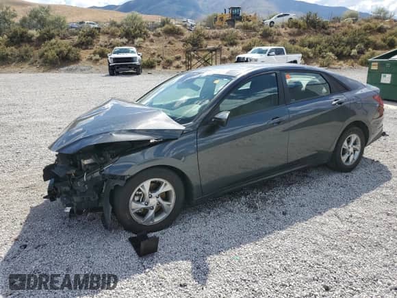 2022 Hyundai Elantra SE z VIN 5NPLL4AG6NH053853, wystawiony jako Copart lot #65651635 z przebiegiem Nie podano mil oraz Szkoda całkowita • Salvage title. Historia ofert i sprzedaży dostępna na DreamBid. Obrazek 1.