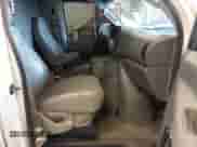 2004 Ford Econoline Cargo z VIN 1FTSE34L44HA97405, wystawiony jako IAAI lot #43077329 z przebiegiem 250 696 mil mil oraz . Historia ofert i sprzedaży dostępna na DreamBid. Obrazek 5.