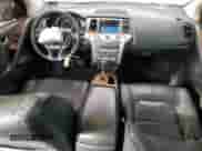 2013 Nissan Murano LE z VIN JN8AZ1MU7DW206095, wystawiony jako Copart lot #47722965 z przebiegiem 211 858 mil mil oraz Szkoda całkowita • Salvage title. Historia ofert i sprzedaży dostępna na DreamBid. Obrazek 8.