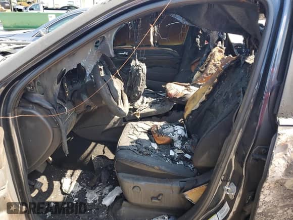 2015 Jeep Grand Cherokee Overland с VIN 1C4RJFCT0FC949021, выставлен на аукционе Copart как лот 60638205 с пробегом Не указан миль и Списание • Salvage title. История ставок и продаж доступна на DreamBid. Изображение 7.