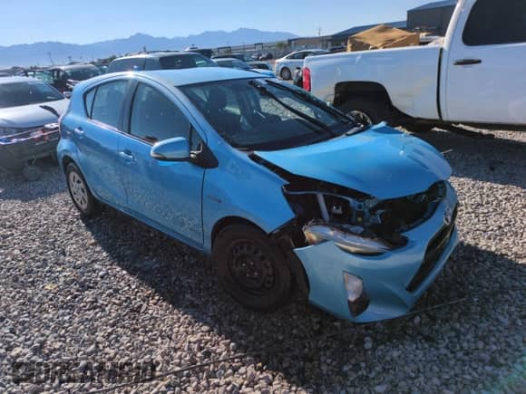 2016 Toyota Prius One z VIN JTDKDTB39G1138498, wystawiony jako Copart lot #68673065 z przebiegiem Nie podano mil oraz Szkoda całkowita • Salvage title. Historia ofert i sprzedaży dostępna na DreamBid. Obrazek 4.