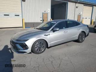 2025 Hyundai Sonata SEL с VIN KMHL34JJXSA122201, выставлен на аукционе Copart как лот 86225435 с пробегом 11 351 миль миль и Чистый • Clean title. История ставок и продаж доступна на DreamBid. Изображение 1.