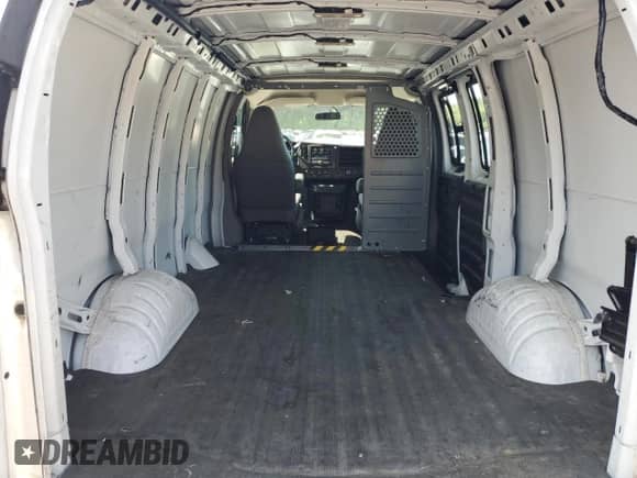 2018 Chevrolet Express Cargo с VIN 1GCWGAFG9J1178713, выставлен на аукционе Copart как лот 59177835 с пробегом 86 615 миль миль и Списание • Salvage title. История ставок и продаж доступна на DreamBid. Изображение 11.