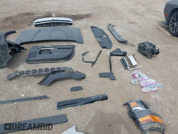 2017 Chevrolet Silverado 1500 LT с VIN 1GCRCRECXHZ140912, выставлен на аукционе IAAI как лот 43029107 с пробегом 71 030 миль миль и . История ставок и продаж доступна на DreamBid. Изображение 18.