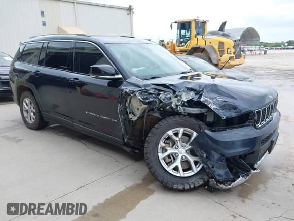 2023 Jeep Grand Cherokee Limited z VIN 1C4RJKBGXP8820298, wystawiony jako IAAI lot #42730705 z przebiegiem 82 902 mil mil oraz . Historia ofert i sprzedaży dostępna na DreamBid. Obrazek 1.