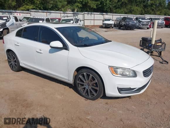2014 Volvo S60 T6 with VIN YV1902FH3E2274346, listed as a IAAI auction lot 43229130 with 168,321 mi miles and . Bid and sale history available at DreamBid. Image 1.