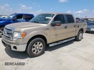 2014 Ford F-150 XLT z VIN 1FTFW1CT7EKE43729, wystawiony jako Copart lot #68825165 z przebiegiem 61 234 mil mil oraz Szkoda całkowita • Salvage title. Historia ofert i sprzedaży dostępna na DreamBid. Obrazek 1.