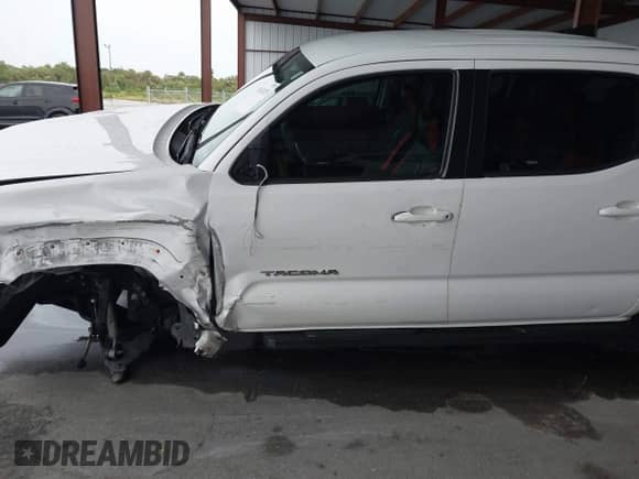 2019 Toyota Tacoma SR5 with VIN 3TMAZ5CNXKM083578, listed as a IAAI auction lot 43042029 with 86,848 mi miles and . Bid and sale history available at DreamBid. Image 17.