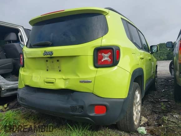 2018 Jeep Renegade Latitude with VIN ZACCJABB5JPH83309, listed as a IAAI auction lot 42875630 with 183,251 mi miles and . Bid and sale history available at DreamBid. Image 4.