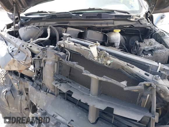 2018 Ram 1500 Express z VIN 3C6RR7KG1JG238637, wystawiony jako IAAI lot #42215424 z przebiegiem 85 769 mil mil oraz . Historia ofert i sprzedaży dostępna na DreamBid. Obrazek 10.