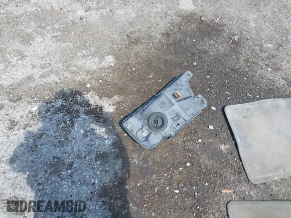 2005 Ford F-150 XLT z VIN 1FTPW12565KD33066, wystawiony jako IAAI lot #43255919 z przebiegiem 156 069 mil mil oraz . Historia ofert i sprzedaży dostępna na DreamBid. Obrazek 12.