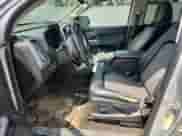 2016 Chevrolet Colorado 4WD Z71 z VIN 1GCPTDE10G1393307, wystawiony jako Copart lot #59538275 z przebiegiem 111 465 mil mil oraz Czysty tytuł • Clean title. Historia ofert i sprzedaży dostępna na DreamBid. Obrazek 7.