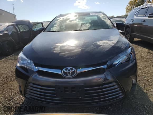 2015 Toyota Camry LE z VIN 4T4BF1FK0FR461207, wystawiony jako Copart lot #82671085 z przebiegiem 116 734 mil mil oraz Czysty tytuł • Clean title. Historia ofert i sprzedaży dostępna na DreamBid. Obrazek 5.