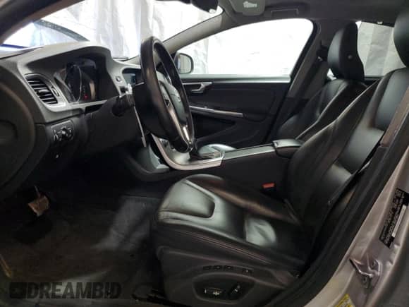 2017 Volvo S60 Inscription с VIN LYV402TK8HB135817, выставлен на аукционе Copart как лот 86475535 с пробегом 88 822 миль миль и Списание • Salvage title. История ставок и продаж доступна на DreamBid. Изображение 7.