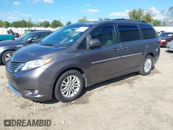 2015 Toyota Sienna XLE z VIN 5TDYK3DCXFS655064, wystawiony jako IAAI lot #43445181 z przebiegiem 235 268 mil mil oraz . Historia ofert i sprzedaży dostępna na DreamBid. Obrazek 18.