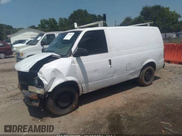 1998 Chevrolet Astro Cargo с VIN 1GCDM19W2WB203438, выставлен на аукционе IAAI как лот 38103837 с пробегом 422 106 миль миль и . История ставок и продаж доступна на DreamBid. Изображение 2.