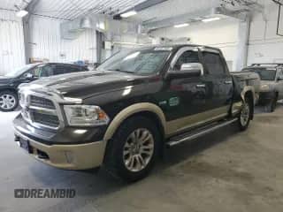 2013 Ram 1500 Laramie Longhorn z VIN 1C6RR7PT7DS679255, wystawiony jako Copart lot #68107465 z przebiegiem 296 504 mil mil oraz Czysty tytuł • Clean title. Historia ofert i sprzedaży dostępna na DreamBid. Obrazek 1.