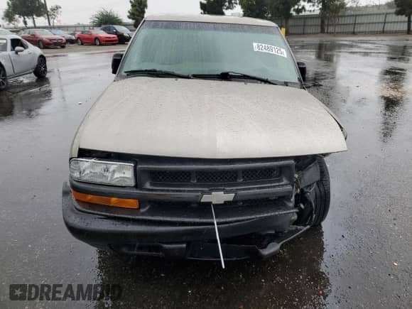 2000 Chevrolet S-10 LS with VIN 1GCCS19W5Y8229551, listed as a Copart auction lot 82489125 with 280,717 mi miles and Salvage title. Bid and sale history available at DreamBid. Image 5.