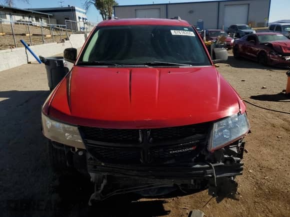 2018 Dodge Journey SXT with VIN 3C4PDCBB0JT305831, listed as a Copart auction lot 67618355 with 121,204 mi miles and Salvage title. Bid and sale history available at DreamBid. Image 5.