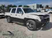 2002 Chevrolet Avalanche z VIN 3GNEC13T12G128794, wystawiony jako Copart lot #70760795 z przebiegiem 251 285 mil mil oraz Czysty tytuł • Clean title. Historia ofert i sprzedaży dostępna na DreamBid. Obrazek 4.