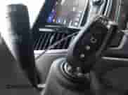 2021 Chevrolet Trax LT z VIN KL7CJLSBXMB306785, wystawiony jako IAAI lot #43415505 z przebiegiem 38 274 mil mil oraz . Historia ofert i sprzedaży dostępna na DreamBid. Obrazek 11.