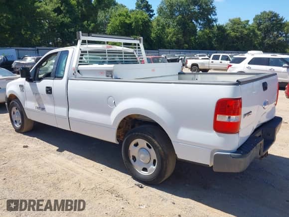 2007 Ford F-150 XL z VIN 1FTRF12W67NA66868, wystawiony jako IAAI lot #42802481 z przebiegiem 109 314 mil mil oraz . Historia ofert i sprzedaży dostępna na DreamBid. Obrazek 3.