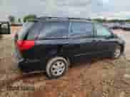 2008 Toyota Sienna LE z VIN 5TDZK23CX8S114678, wystawiony jako Copart lot #90592235 z przebiegiem 230 958 mil mil oraz Czysty tytuł • Clean title. Historia ofert i sprzedaży dostępna na DreamBid. Obrazek 3.