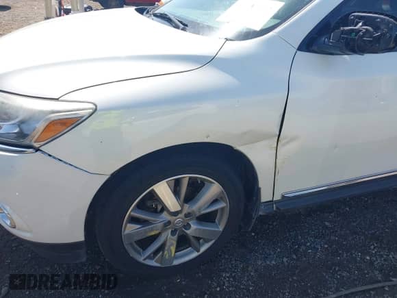 2015 Nissan Pathfinder SL with VIN 5N1AR2MN7FC702749, listed as a IAAI auction lot 42743782 with 102,262 mi miles and . Bid and sale history available at DreamBid. Image 6.