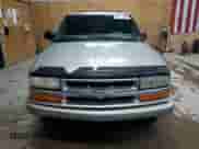 2003 Chevrolet Blazer LS z VIN 1GNCS18X13K145014, wystawiony jako Copart lot #80925074 z przebiegiem 205 401 mil mil oraz Czysty tytuł • Clean title. Historia ofert i sprzedaży dostępna na DreamBid. Obrazek 5.