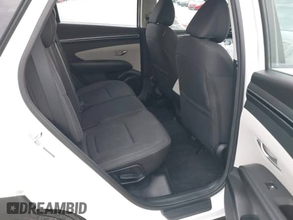 2023 Hyundai Tucson SE z VIN 5NMJA3AE6PH252181, wystawiony jako IAAI lot #43293078 z przebiegiem 19 074 mil mil oraz . Historia ofert i sprzedaży dostępna na DreamBid. Obrazek 8.