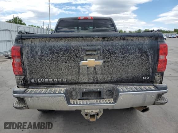2015 Chevrolet Silverado 2500HD LTZ с VIN 1GC2KWEGXFZ115379, выставлен на аукционе Copart как лот 57556705 с пробегом 225 851 миль миль и Списание • Salvage title. История ставок и продаж доступна на DreamBid. Изображение 6.