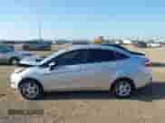 2014 Ford Fiesta SE z VIN 3FADP4BJ9EM139404, wystawiony jako IAAI lot #43090248 z przebiegiem 113 109 mil mil oraz . Historia ofert i sprzedaży dostępna na DreamBid. Obrazek 14.