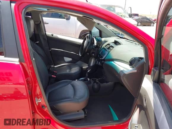 2015 Chevrolet Spark LT с VIN KL8CL6S02FC770981, выставлен на аукционе IAAI как лот 42467059 с пробегом Не указан миль и . История ставок и продаж доступна на DreamBid. Изображение 5.