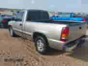 2000 Chevrolet Silverado 1500 LS with VIN 1GCEC14W2YZ179649, listed as a IAAI auction lot 42525015 with 284,859 mi miles and . Bid and sale history available at DreamBid. Image 3.