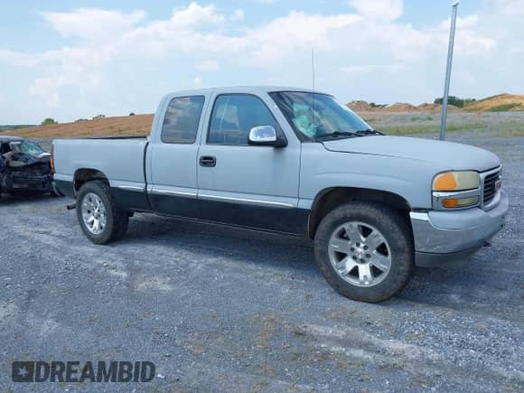 2002 GMC Sierra 1500 SLE с VIN 2GTEC19V721345759, выставлен на аукционе IAAI как лот 43026220 с пробегом 340 756 миль миль и . История ставок и продаж доступна на DreamBid. Изображение 1.