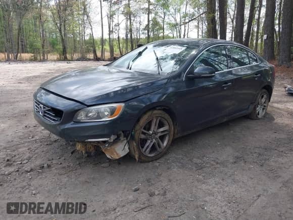 2015 Volvo S60 T5 Premier с VIN YV1612TB2F1307263, выставлен на аукционе IAAI как лот 42002548 с пробегом 107 433 миль миль и . История ставок и продаж доступна на DreamBid. Изображение 16.